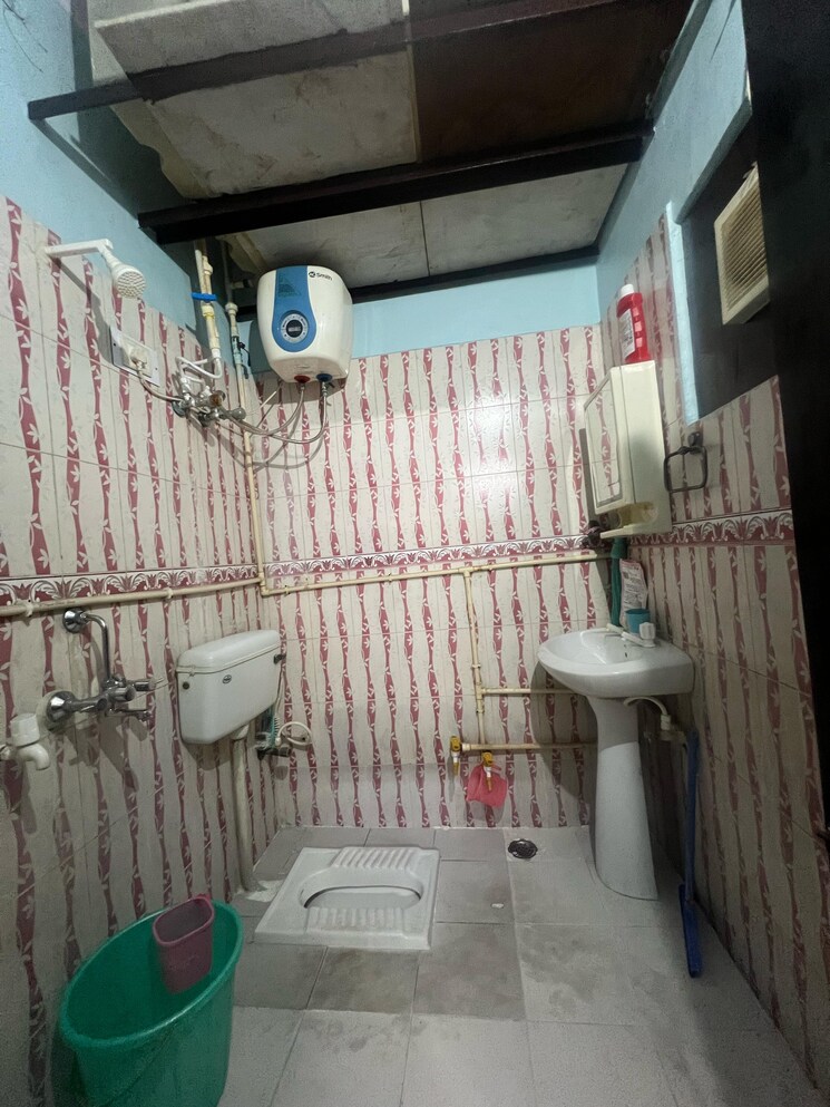 Attached Bathroom, rajendra nagar 2 Bedroom 950 Sq.Ft. Apartment In Rajendra Nagar Ghaziabad 8512165