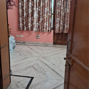 Room in 3 BHK Villa at Sector 21 – for Rent
