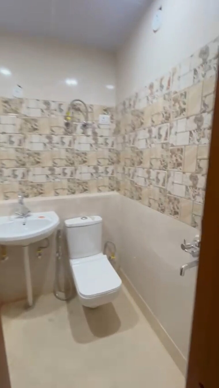 undefined, mehrauli 2 Bedroom 900 Sq.Ft. Builder Floor In Mehrauli Delhi 8512284