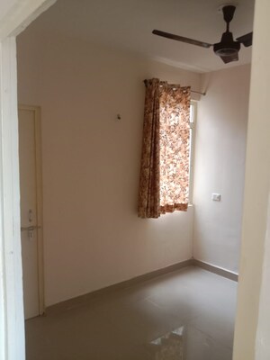 Room in 2 BHK Apartment at Omaxe Heights, Sector 86 – for Sale