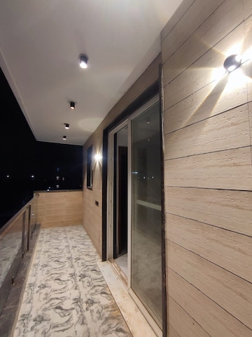 Balcony in 3 BHK Builder Floor at Puri Kohinoor, Sector 89 – for Rent