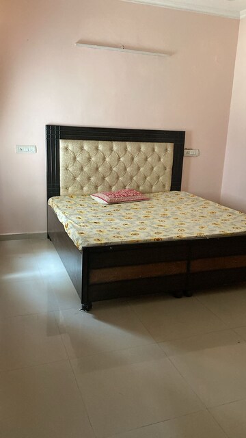 Room in 2 BHK Apartment at Peer Mucchalla – for Rent