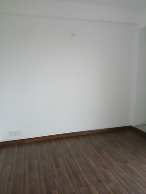 Room in 3 BHK Apartment at BPTP Parkland Pride, Sector 77 – for Sale