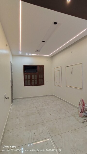 Room in 2 BHK Independent House at Jankipuram – for Sale