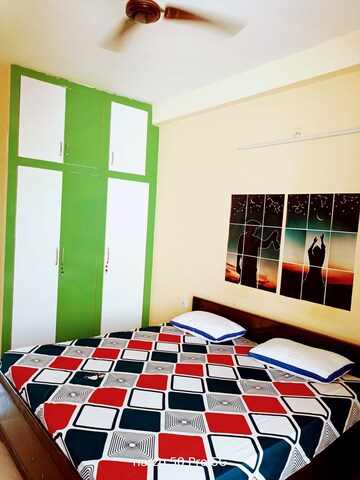 Room in 1 BHK Builder Floor at RWA Residential Society, Sector 40 – for Rent