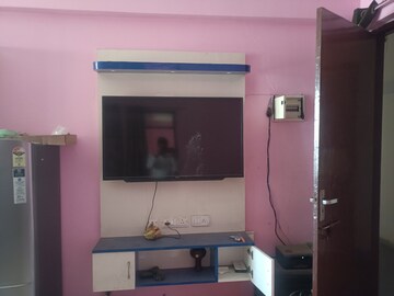 Room in 2 BHK Apartment at Breez Global Heights, Sohna Sector 33 – for Rent