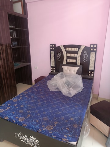 Room in 2 BHK Apartment at Breez Global Heights, Sohna Sector 33 – for Rent