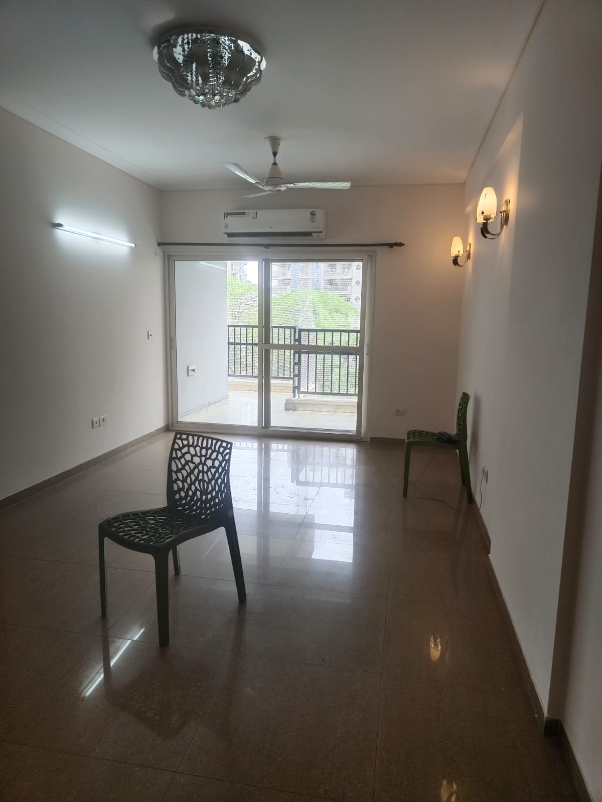 3 BHK + Servant Room Apartment For Rent in Gulshan GC Grand