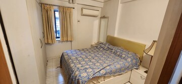 Room in 2 BHK Apartment at Silver Sand CHS, Andheri West – for Rent