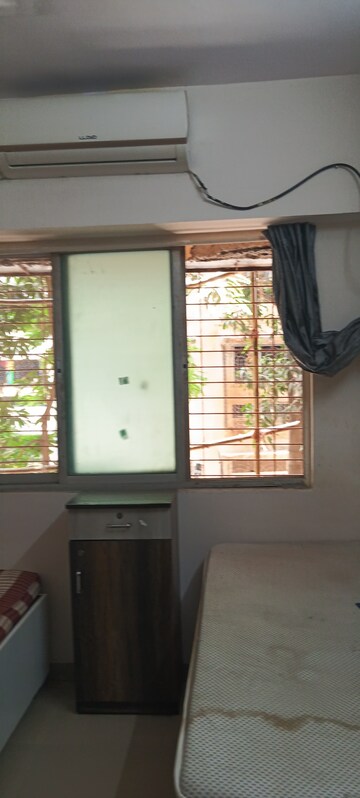 Room in 1 RK Apartment at Lic Colony – for Rent