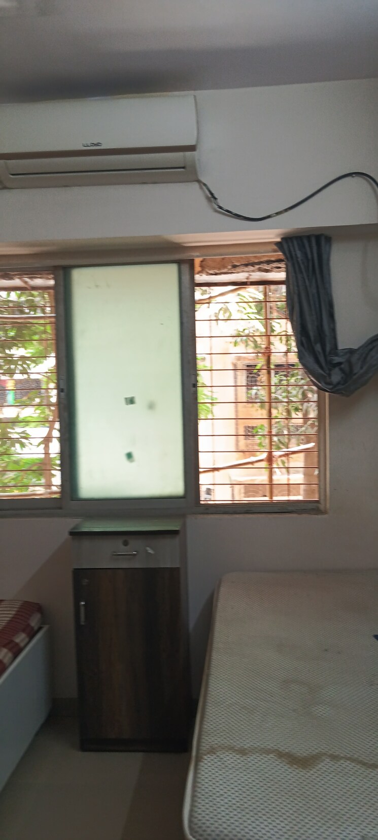 Room, lic colony 1 RK 300 Sq.Ft. Apartment In Lic Colony Mumbai 8512368