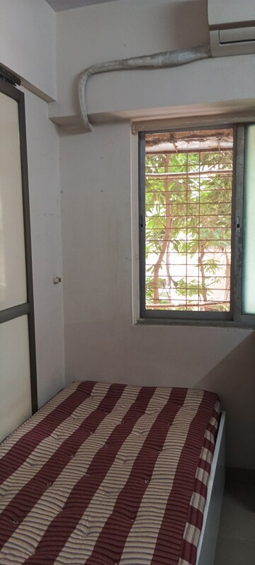 Room in 1 RK Apartment at Lic Colony – for Rent