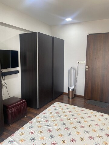 2 BHK Apartment For Rent in Spenta Alta Vista, Chembur