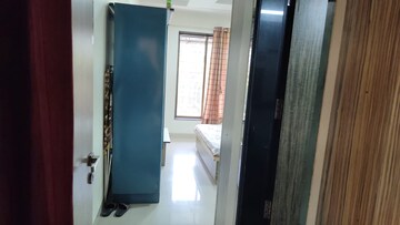Room in 2 BHK Apartment at Aruna Residency, Malad West – for Rent
