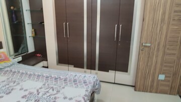 Room in 2 BHK Apartment at Aruna Residency, Malad West – for Rent