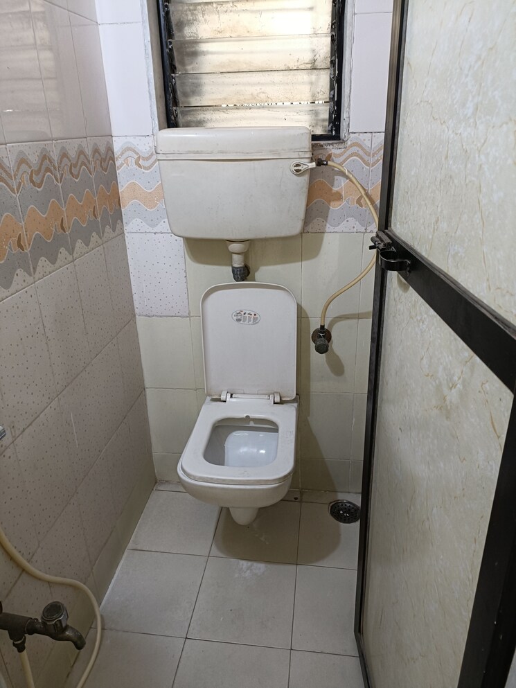 Attached Bathroom, sanpada 1 Bedroom 715 Sq.Ft. Apartment In Sanpada Navi Mumbai 8512394