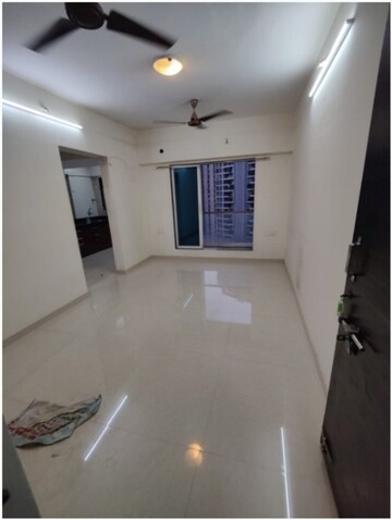 1 BHK Apartment For Rent in Cosmos 27 Gbr, Kasarvadavali