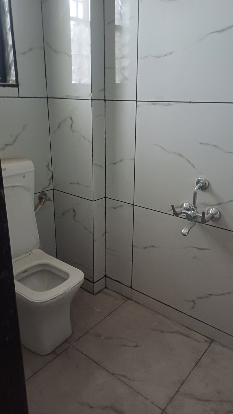Attached Bathroom, lalwani-residency 1 Bedroom 610 Sq.Ft. Apartment In Viman Nagar Pune 8512415