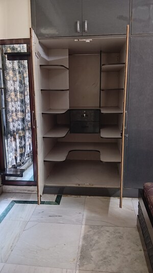 Room in 3.5 BHK Apartment at Antriksh Nature, Sector 52 – for Sale