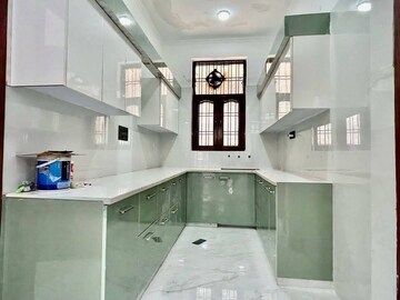 Kitchen in 4 BHK Builder Floor at Sector 32 – for Rent