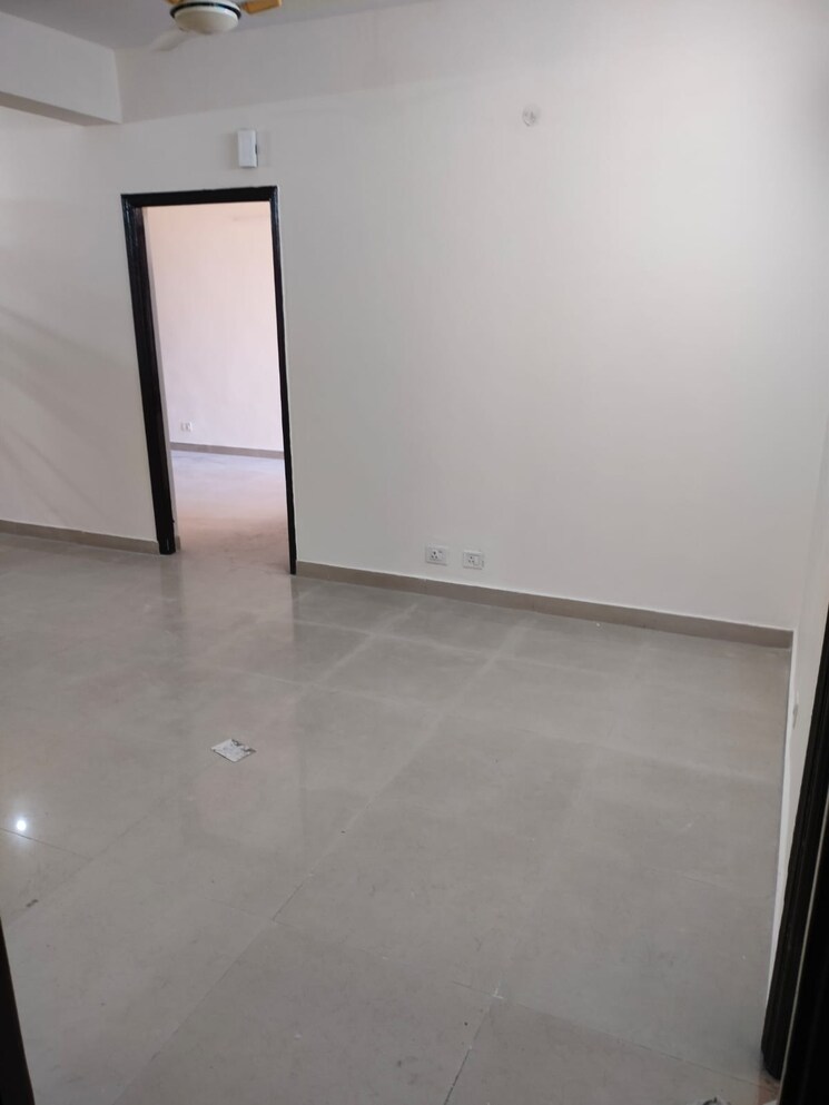 Room, srs-residency 3 Bedroom 1557 Sq.Ft. Apartment In Sector 88 Faridabad 8512429