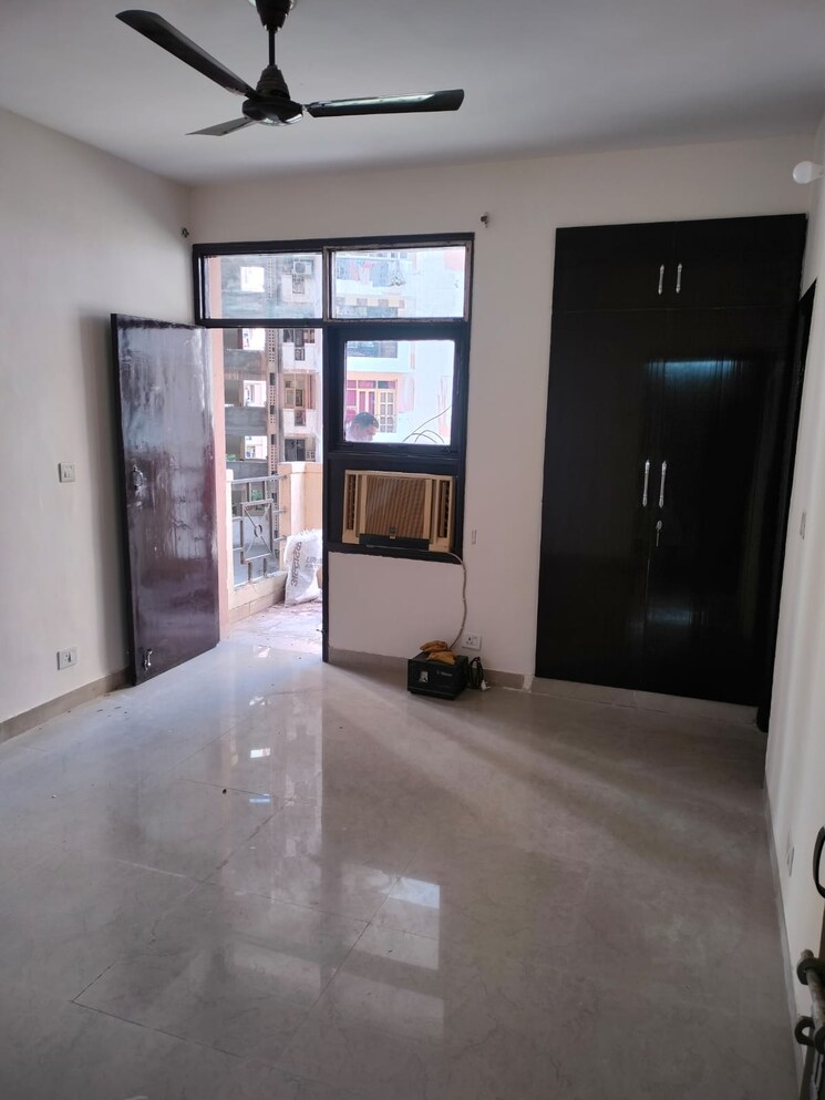 Room, srs-residency 3 Bedroom 1557 Sq.Ft. Apartment In Sector 88 Faridabad 8512429