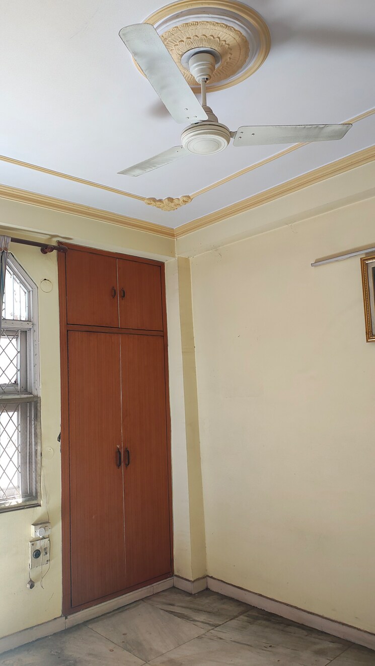 Room, vaishali extension 4 Bedroom 1700 Sq.Ft. Builder Floor In Vaishali Extension Ghaziabad 8512479