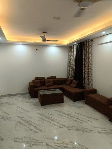 Room in 3 BHK Builder Floor at Saket – for Rent