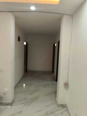 Room in 3 BHK Builder Floor at Saket – for Rent