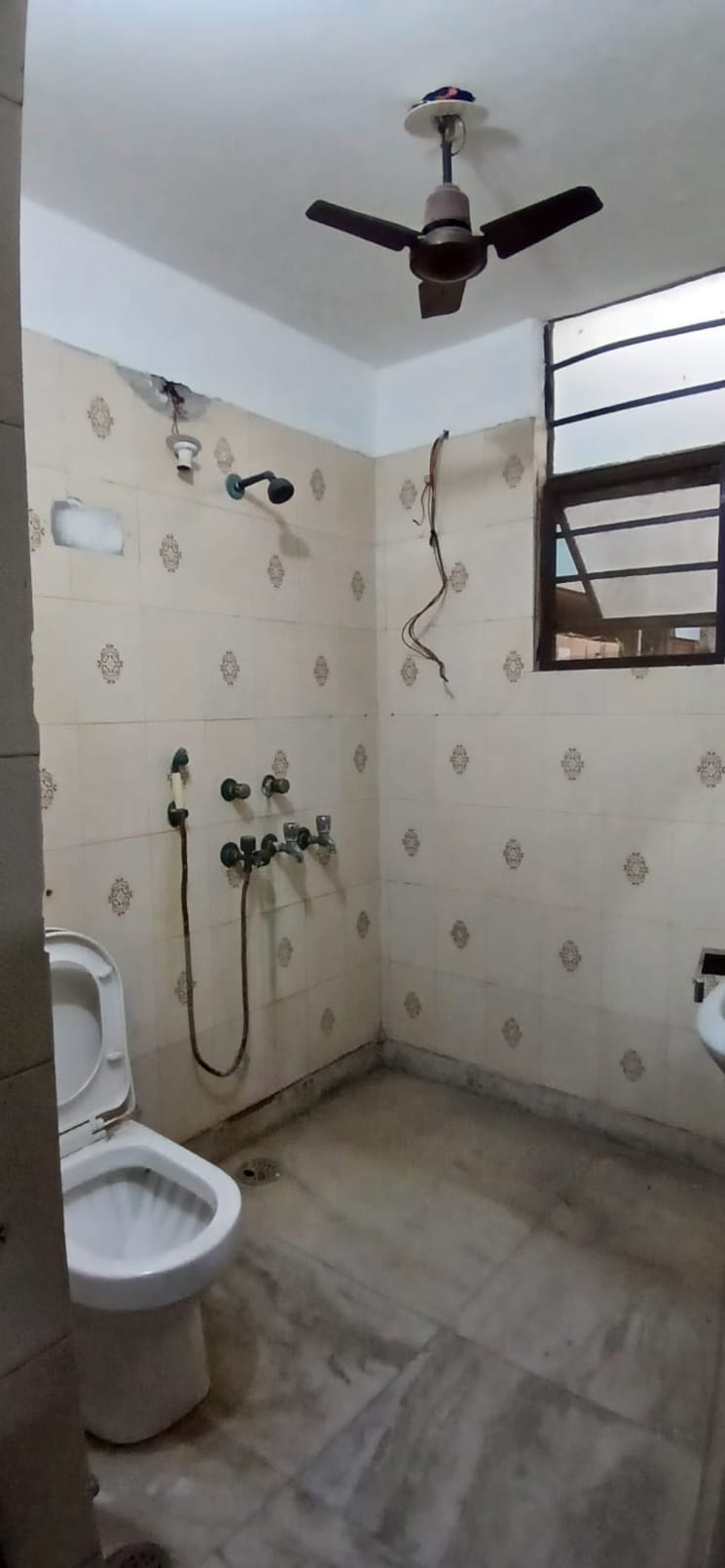 Attached Bathroom, sector 35 3 Bedroom 3150 Sq.Ft. Builder Floor In Sector 35 Faridabad 8512536
