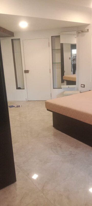 Room in 3 BHK Penthouse at Seawoods Estates Nri Complex, Seawoods Sector 58 – for Rent