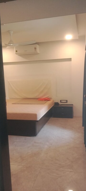 Room in 3 BHK Penthouse at Seawoods Estates Nri Complex, Seawoods Sector 58 – for Rent