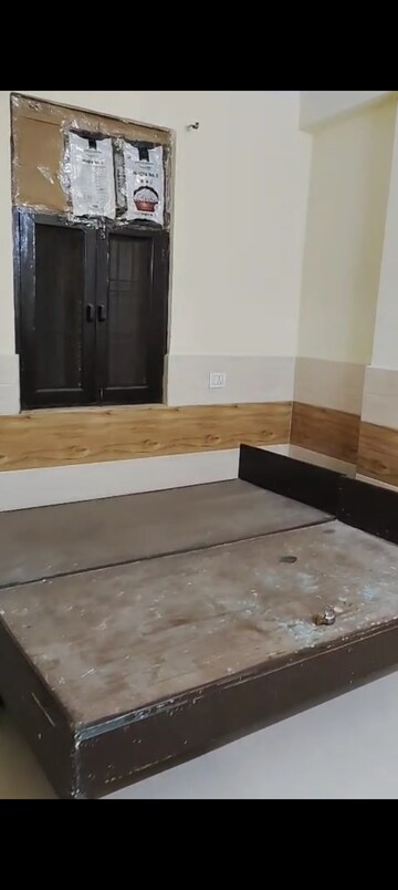 Room in 2 BHK Builder Floor at New Ashok Nagar – for Rent