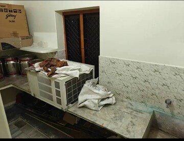 Kitchen in 1 BHK Villa at Aliganj – for Rent