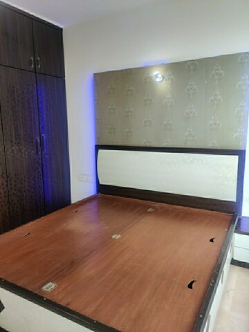 Room in 1 BHK Apartment at Je and Vee Vrindavan, Malad East – for Rent