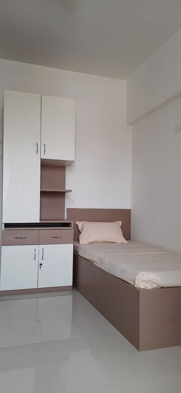 Room in  Pg at Shivajinagar – for Rent