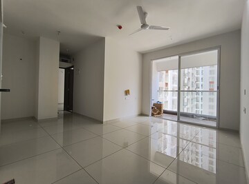 Room in 2 BHK Apartment at Yashwin Orrizonte, Kharadi – for Rent