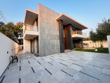 2.5 BHK Villa For Sale in Chattarpur