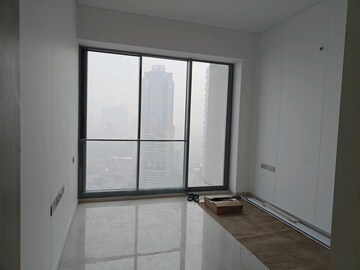 Room in 5 BHK Apartment at Rustomjee Crown, Prabhadevi – for Rent