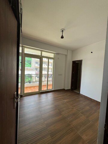 Room in 2 BHK Apartment at Sahastradhara Road – for Rent