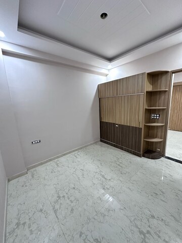 Room in 2 BHK Apartment at Ansal Height 86, Sector 86 – for Rent