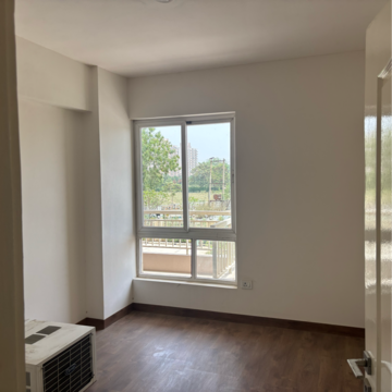Room in 3.5 BHK Apartment at Silverglades The Melia First Citizen, Sohna Sector 33 – for Rent