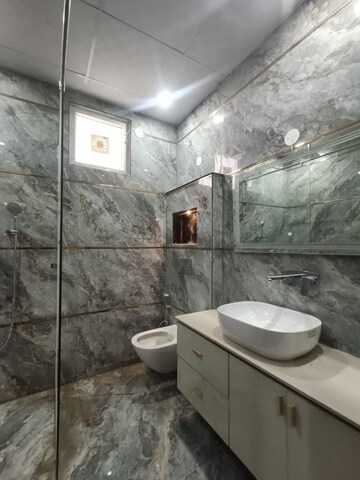 Attached Bathroom in 3 BHK Builder Floor at Sector 26 – for Rent