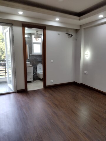 Room in 3 BHK Builder Floor at Sector 26a – for Sale