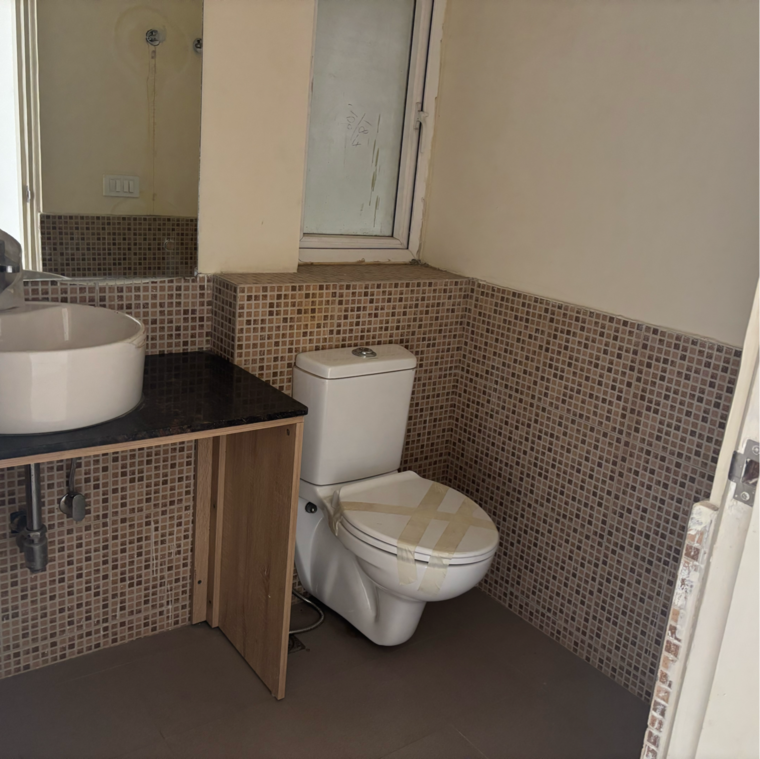 Attached Bathroom, silverglades-the-melia 3.5 Bedroom 1845 Sq.Ft. Apartment In Sohna Sector 33 Gurgaon 8512802