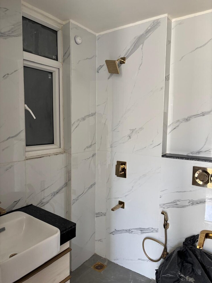 Bathroom, smart-world-orchard 3 Bedroom 1630 Sq.Ft. Apartment In Sector 61 Gurgaon 8512909