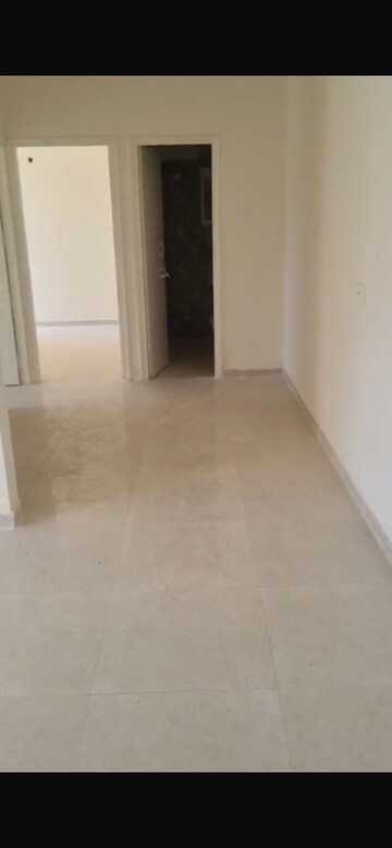 Room in 2.5 BHK Apartment at Signature The Millennia 2, Sector 37d – for Rent