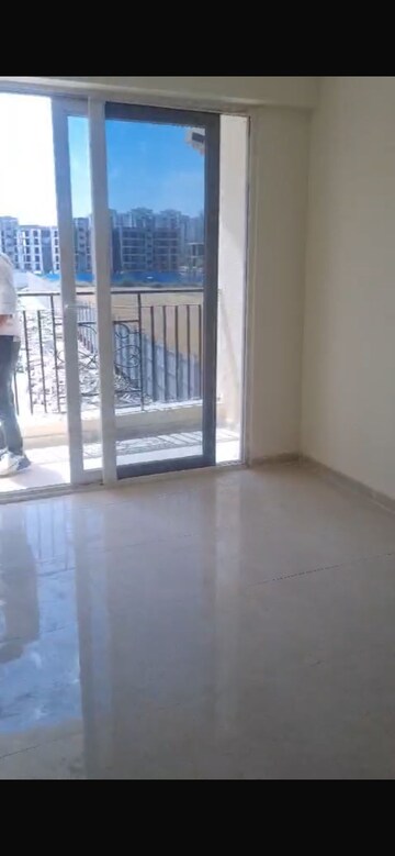 Room in 2.5 BHK Apartment at Signature The Millennia 2, Sector 37d – for Rent