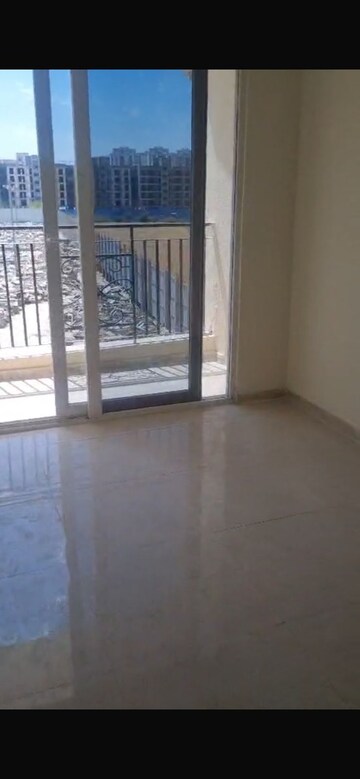 Room in 2.5 BHK Apartment at Signature The Millennia 2, Sector 37d – for Rent
