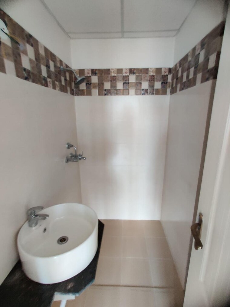 Bathroom, sushma-valencia 3 Bedroom 2250 Sq.Ft. Apartment In International Airport Road Zirakpur 8512910